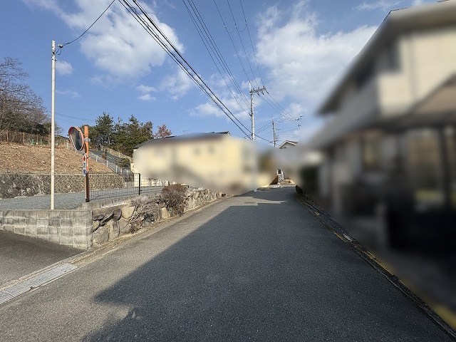 高槻市南平台3丁目　新築一戸建　3号地  前面道路含む