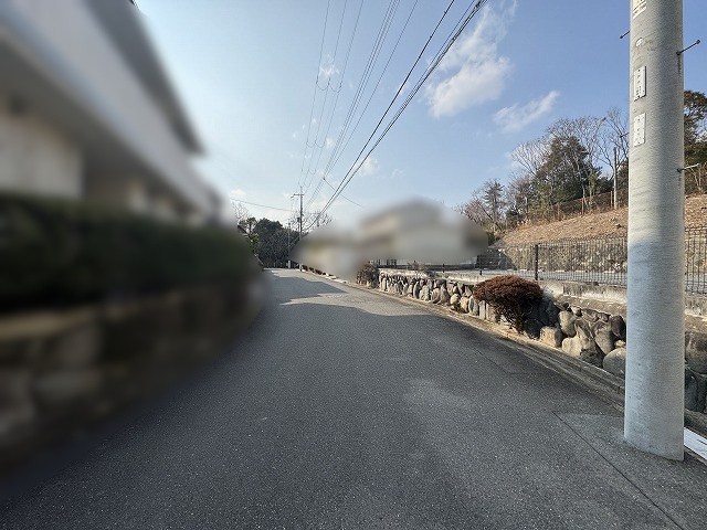 高槻市南平台3丁目　新築一戸建　3号地  前面道路含む