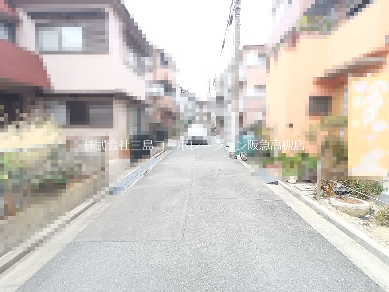 高槻市庄所町　新築一戸建 現地写真（前面道路含む現地写真）