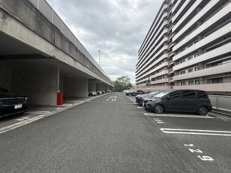 イトーピア千里万博公園 共用部写真（駐車場）