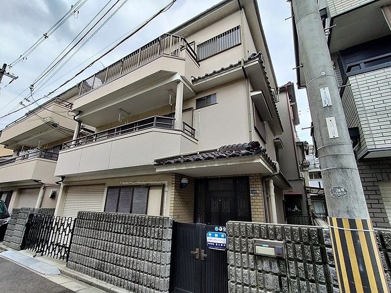 大阪府茨木市鮎川４丁目 現地写真（前面道路含む現地写真）
