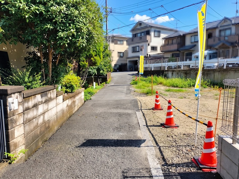 茨木市上野町　売土地 現地写真（前面道路含む現地写真）