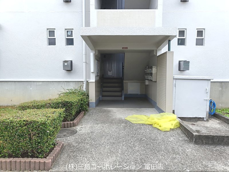 富田第二住宅60号棟 エントランス