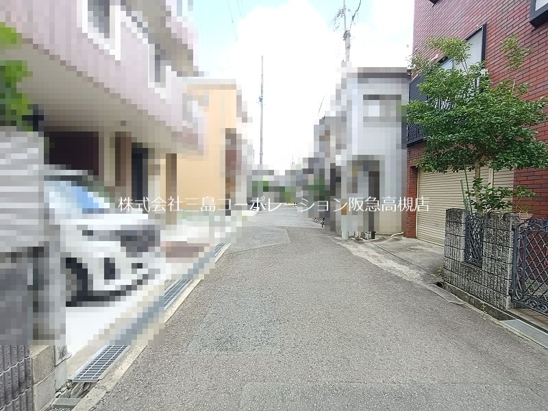 高槻市千代田町 中古一戸建 現地写真（前面道路含む現地写真）