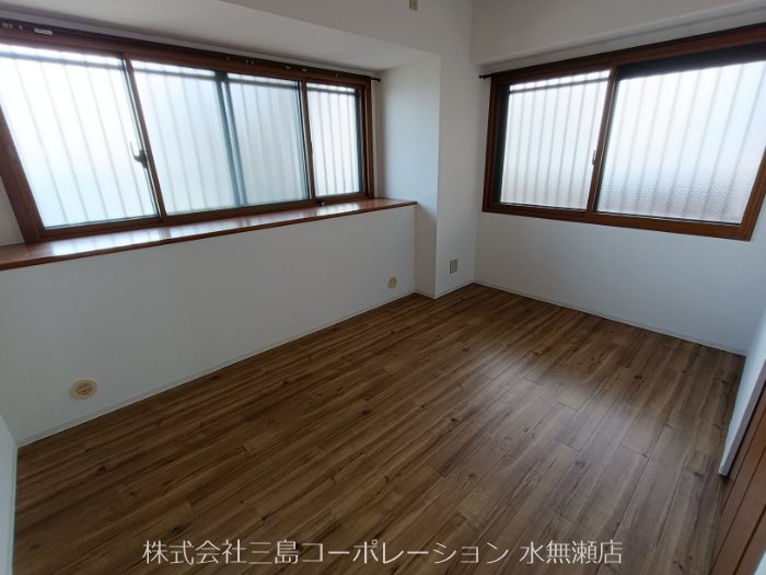 ライオンズマンション水無瀬第3 内観写真（リビング以外の居室）