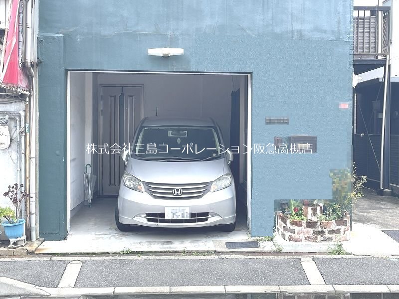 高槻市宮野町 中古一戸建 現地写真（玄関）