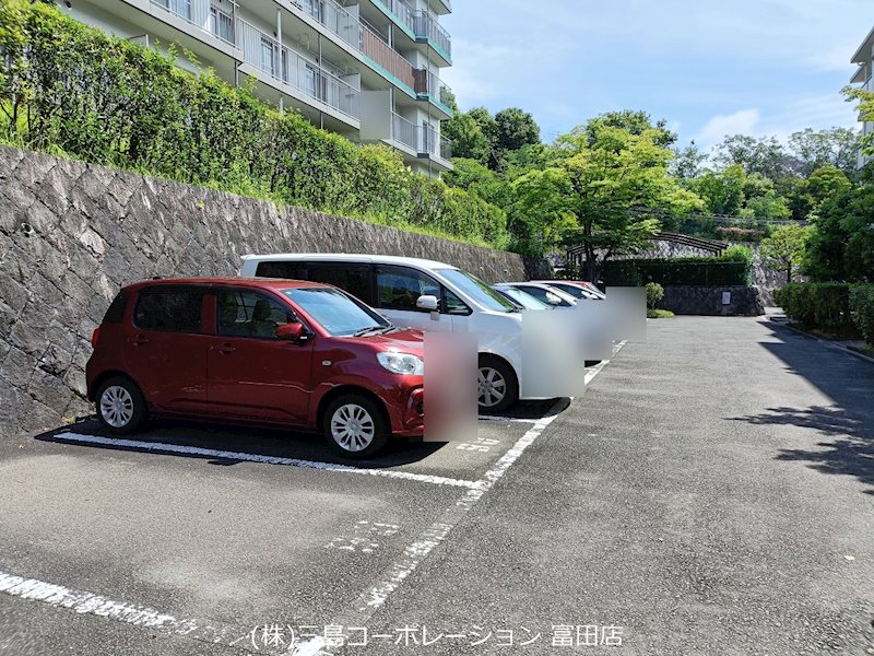 高槻塚原台ハイツ13号棟　オーナーチェンジ物件  駐車場（空き無し）