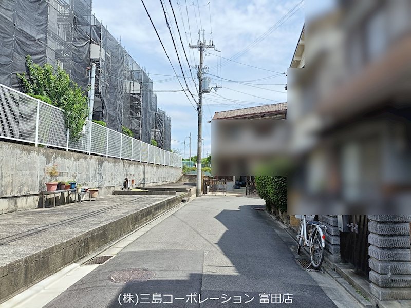 高槻市桜ケ丘北町　新築一戸建 前面道路