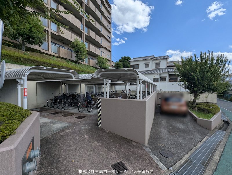 セントラルステージ千里Ⅰ番館 共用部写真（駐車場）