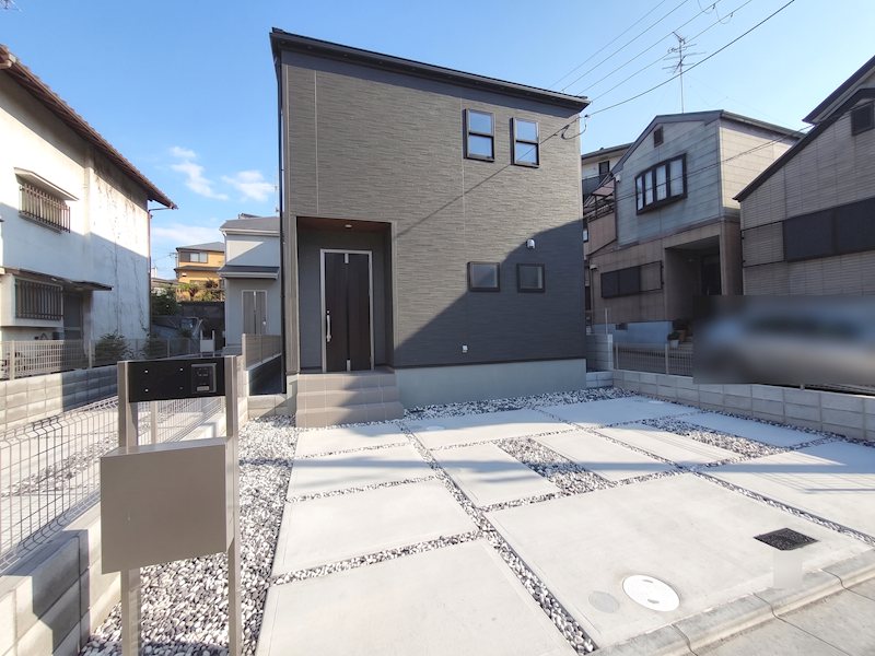 東香里元町 第一種低層住居専用地域の閑静な住宅地内に新築一戸建が完成しました。