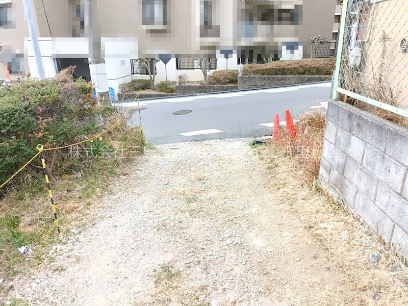 吹田市尺谷  建築条件付土地　3号地  現地写真（前面道路含む現地写真）