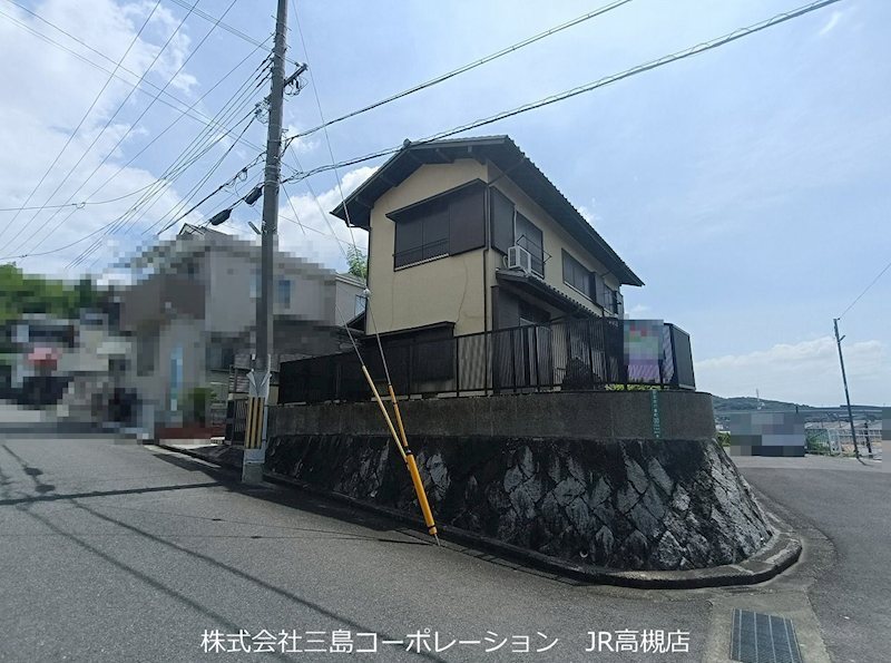 高槻市日吉台六番町　中古一戸建 現地写真（前面道路含む現地写真）