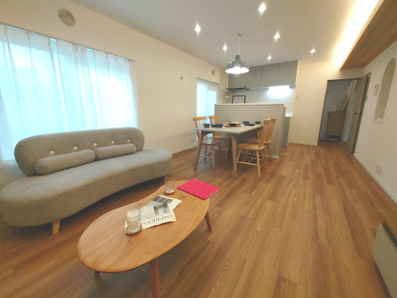 藤阪ハイツD6号棟 床フローリング、壁天井クロス張替、ダウンライト、間接照明新設のお洒落で綺麗なLDK