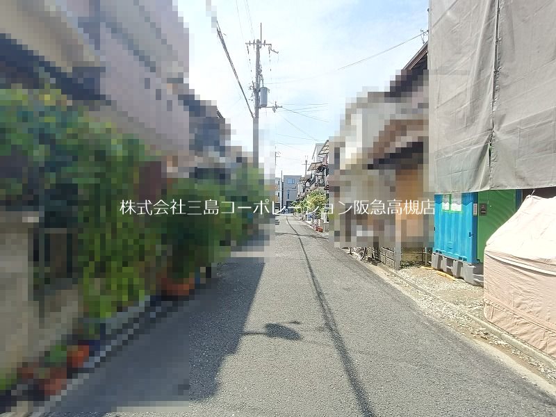 高槻市芝生町1丁目　新築一戸建 現地写真（前面道路含む現地写真）