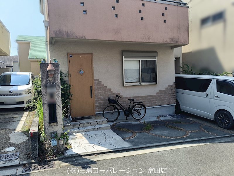 高槻市塚原２丁目　中古一戸建 玄関