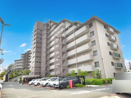 京阪枚方公園駅まで徒歩19分 総戸数117戸のビッグコミュニティ