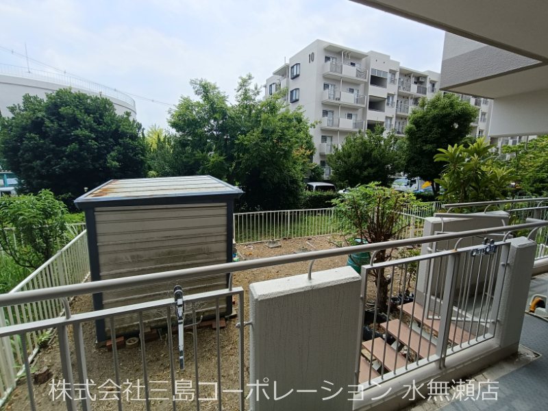 若山台第3住宅12号棟 45㎡の専用庭　南向きです