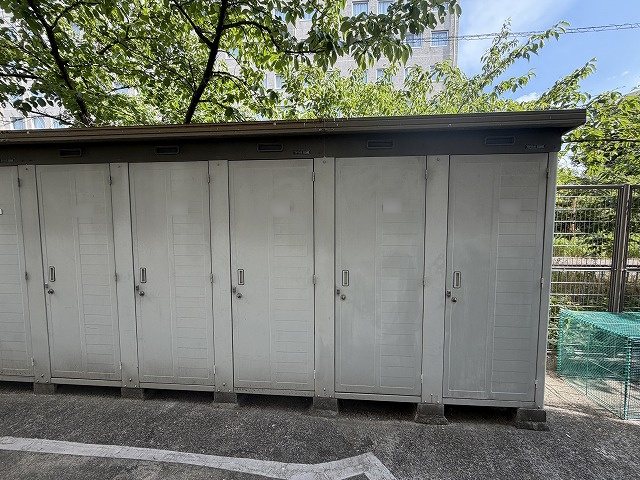 摂津マンションB棟  トランクルーム