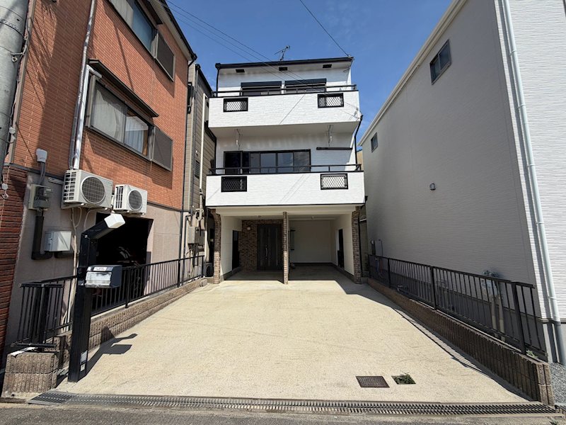 都丘町一戸建再生既存住宅 2026年7月新規リノベーション完了　駐車4台可（車種による）