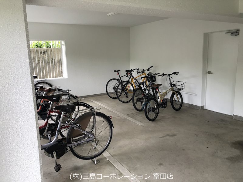 高槻阿武山二番街201号棟 駐輪場