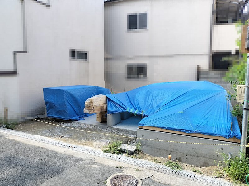 大阪府茨木市五十鈴町 現地写真（前面道路含む現地写真）