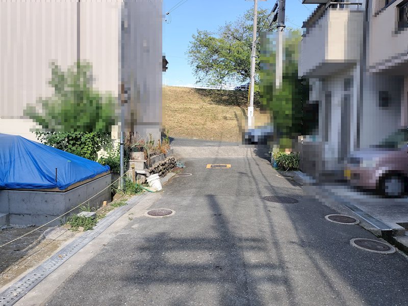 大阪府茨木市五十鈴町 現地写真（前面道路含む現地写真）