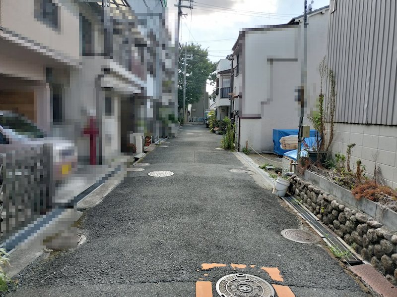 大阪府茨木市五十鈴町 現地写真（前面道路含む現地写真）