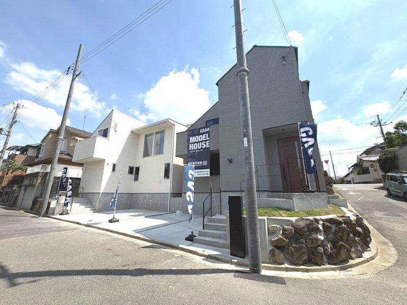東香里2丁目CASA2区画新築分譲1号棟 南西角地！敷地面積約34.77坪　駐車スペース並列2台可