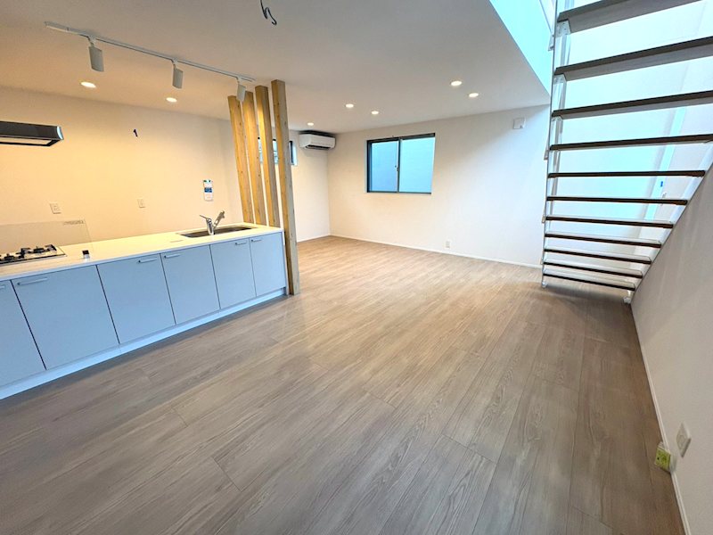 東香里2丁目CASA2区画新築分譲2号棟 明るい光が入るLDK21.1帖