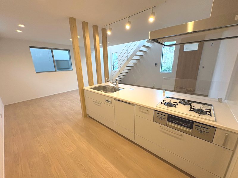 東香里2丁目CASA2区画新築分譲2号棟 ご家族とのコミュニケーションに対面式食洗器付システムキッチン