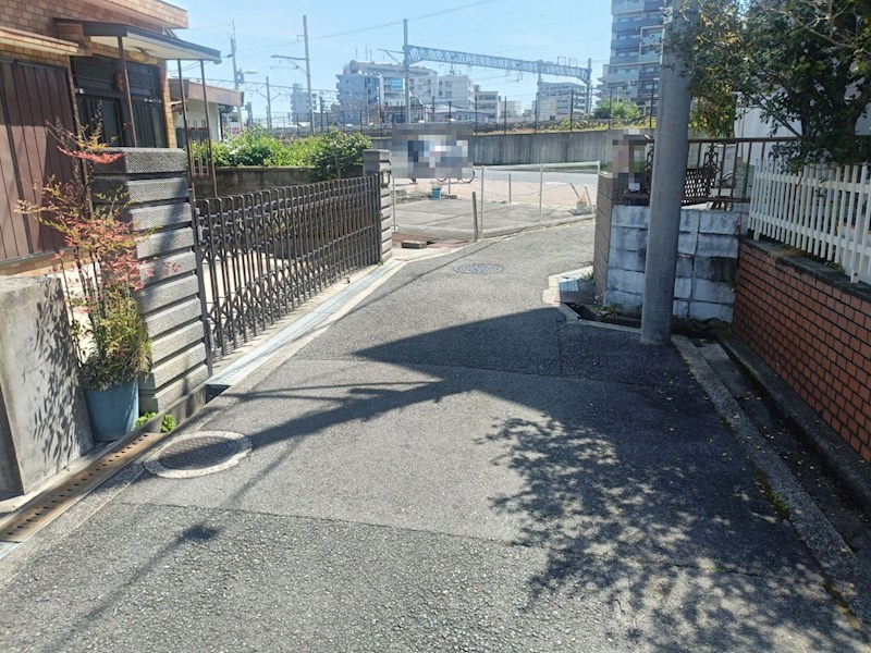 摂津市千里丘2丁目　売土地  現地写真（前面道路含む現地写真）