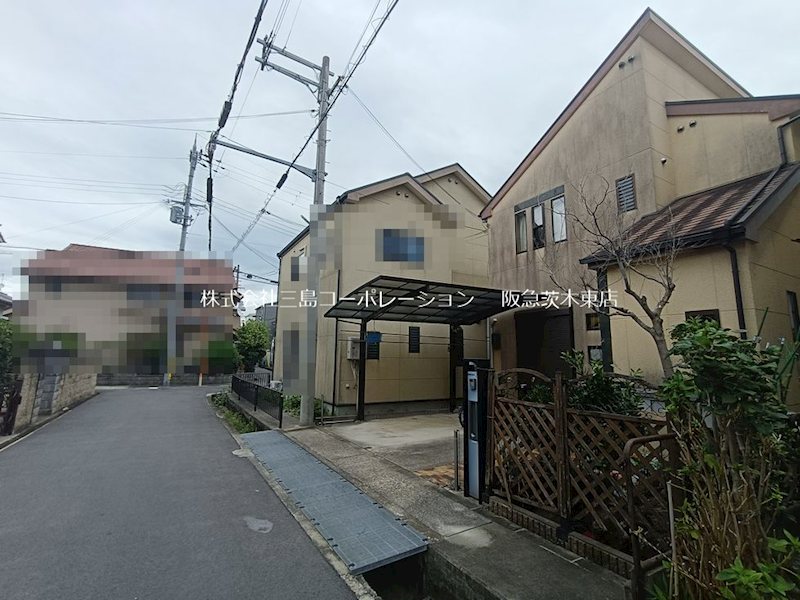 茨木市竹橋町 中古一戸建 現地写真（前面道路含む現地写真）