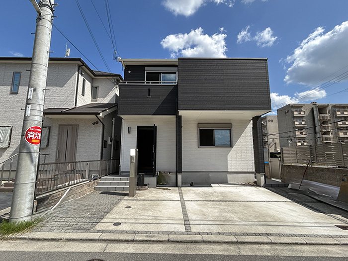 梅が枝一戸建再生既存住宅 京阪交野市駅まで徒歩8分、郡津駅まで徒歩6分、スーパーマンダイ徒歩1分