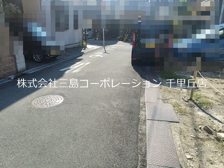 摂津市新在家1丁目　新築一戸建  現地写真（前面道路含む現地写真）