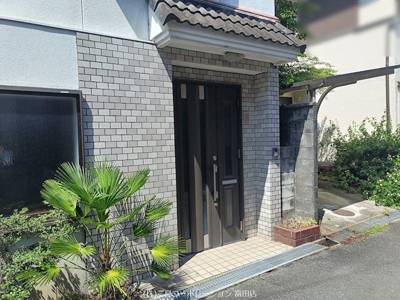 高槻市寿町２丁目　中古一戸建 玄関