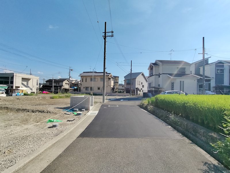 茨木市上穂積4丁目　全7区画建築条件付売土地（1号地） 西側区画前面道路　幅員約4.8ｍ