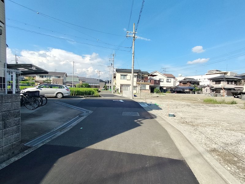 茨木市上穂積4丁目　全7区画建築条件付売土地（1号地） 西側区画前面道路　幅員約4.8ｍ