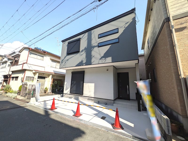 キリン堂、ローソンが徒歩2分、JR星田駅まで自転車で約9分