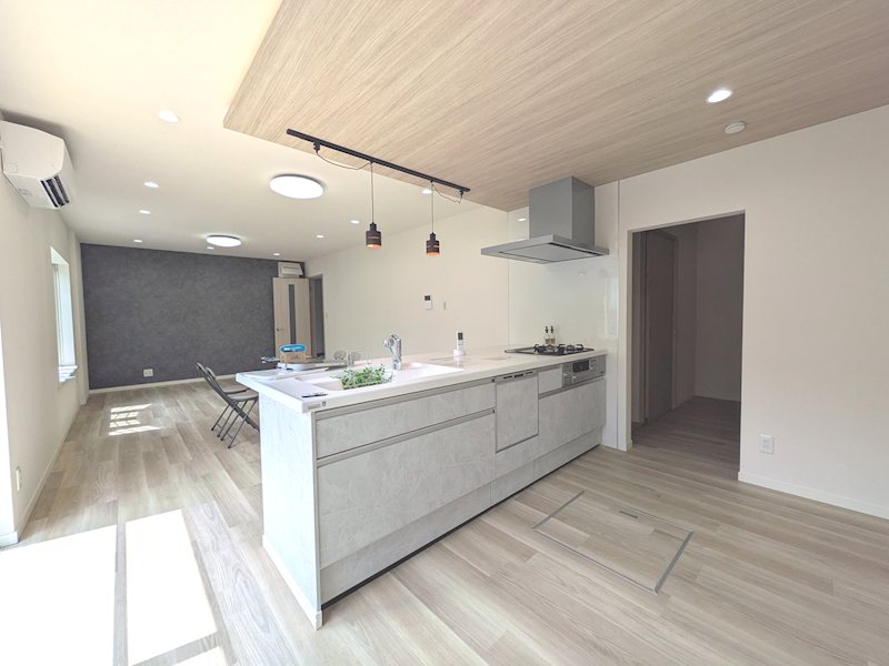 茄子作北町一戸建再生既存住宅 ご家族とのコミュニケーションに食洗器付対面式システムキッチン新調交換